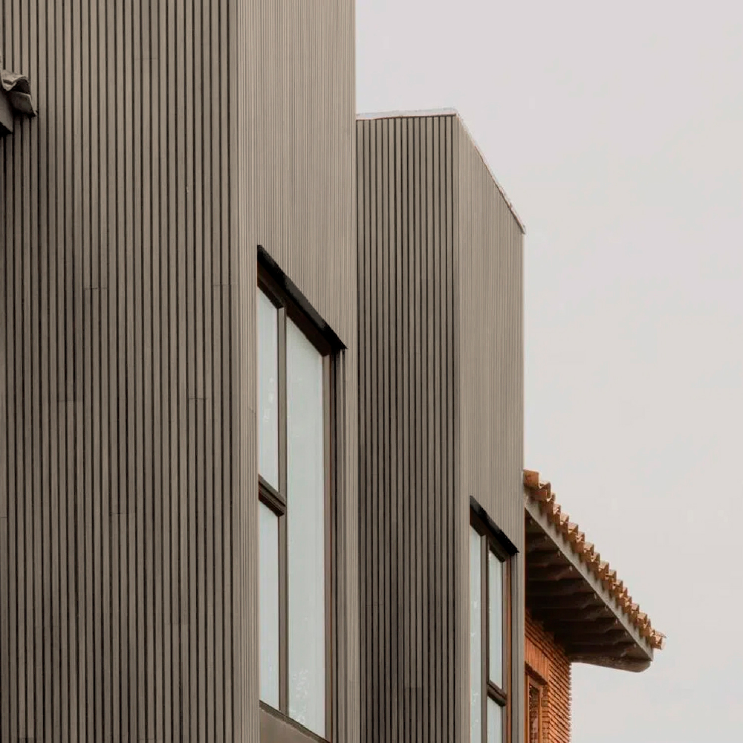 Revestimiento Siding WPC exterior Color Gris Oscuro